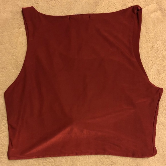 Knotted crop top - Picture 2 of 2